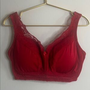 Elegant Red Lace Bralette with Removable Padding - XL